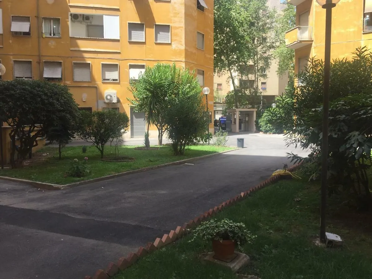 Female Dormitory For Only Female Bed and Breakfast Roma Bed & Breakfast