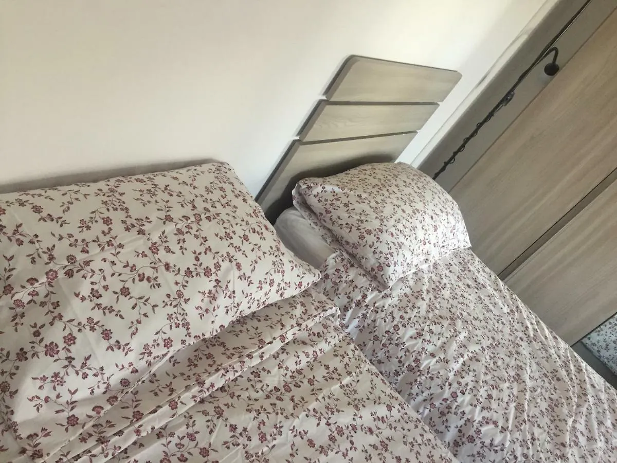 Female Dormitory For Only Female Bed and Breakfast Roma 0*,