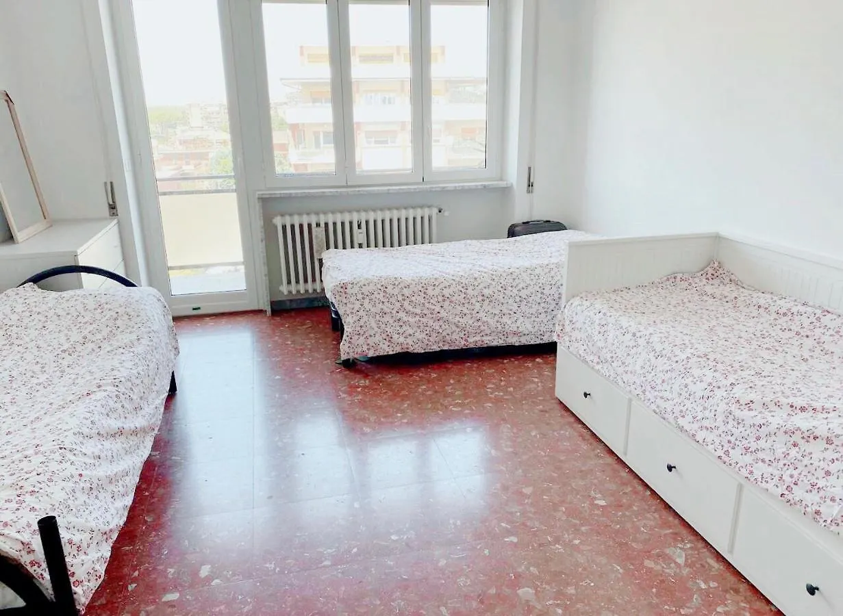 Bed and Breakfast Female Dormitory For Only Female Řím
